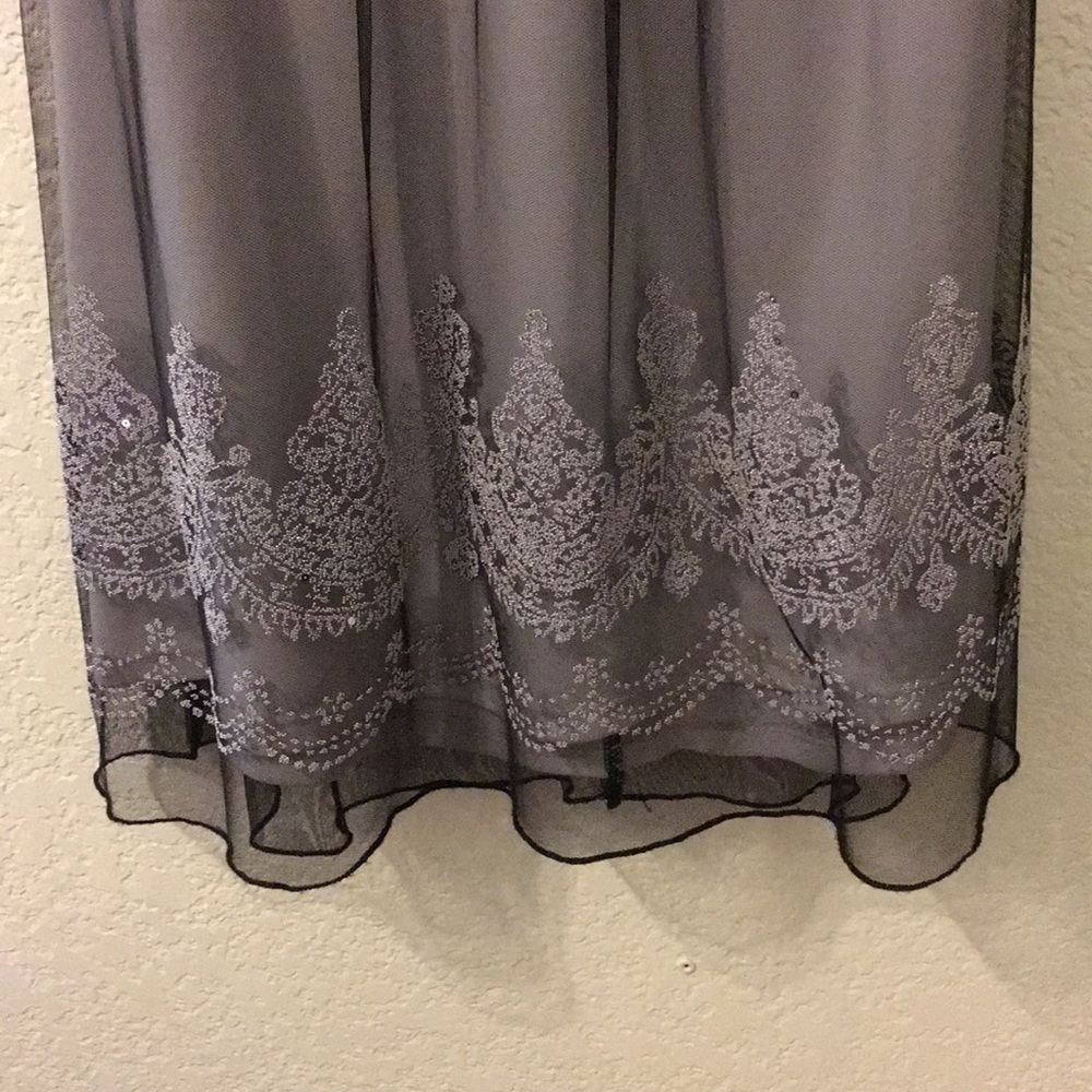 Dress - Picture 3 of 4